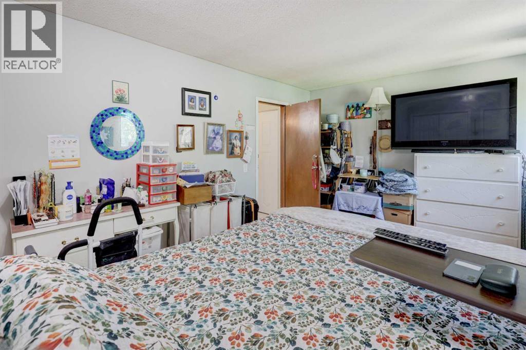 7624 34 Avenue NW, Calgary, Alberta  T3B 1N6 - Photo 15 - A2328715