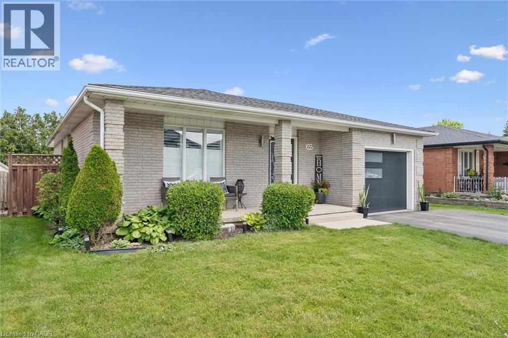 122 Lisbon Pines Drive, Cambridge, Ontario  N1R 8C7 - Photo 2 - 40840170