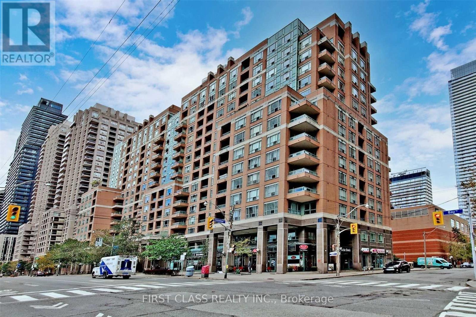 1001 - 887 BAY STREET, Toronto, Ontario
