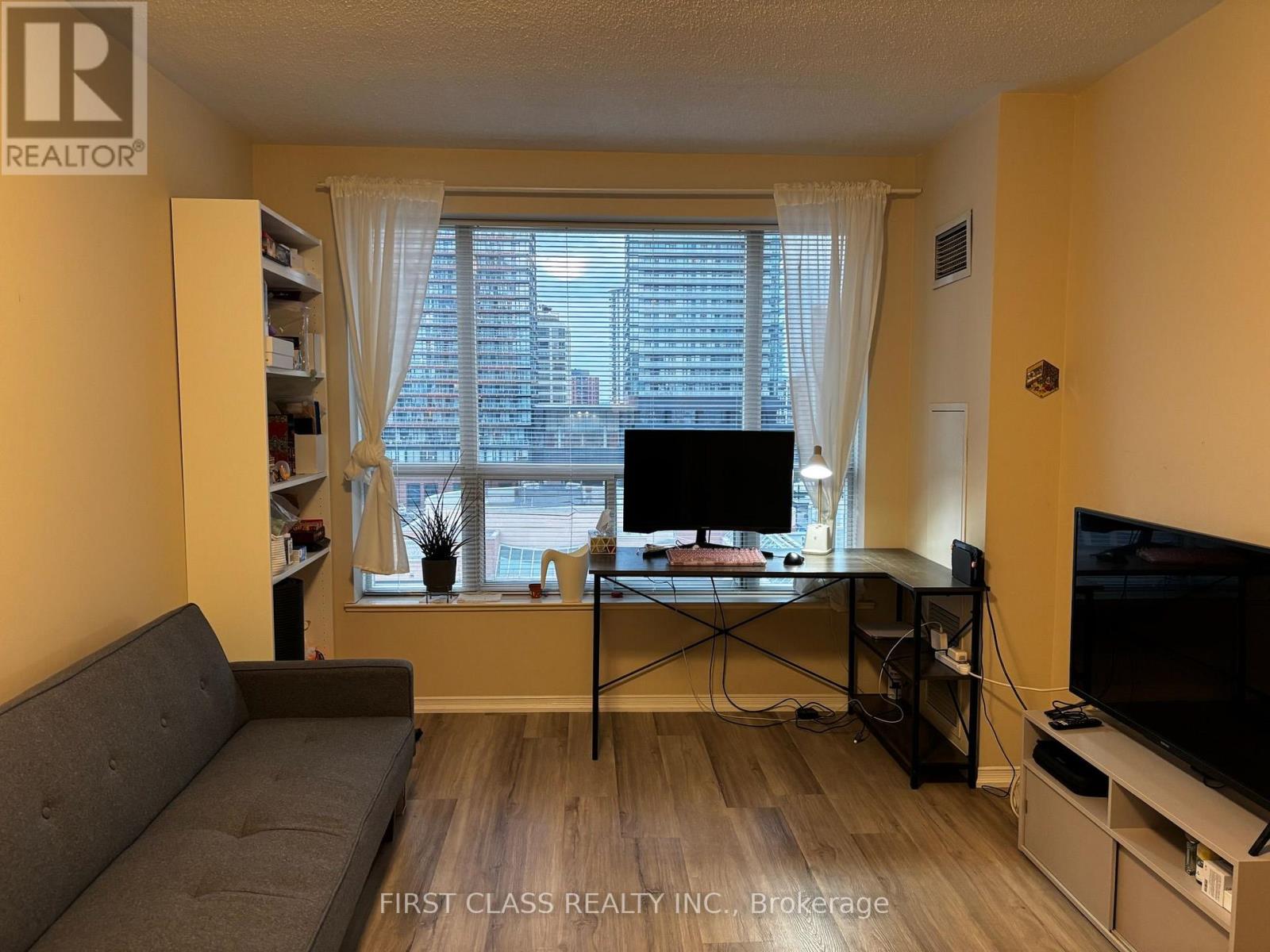 1001 - 887 Bay Street, Toronto, Ontario  M5S 3K4 - Photo 4 - C13611178