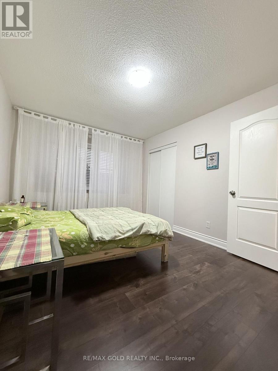 24 Junction Crescent, Brampton, Ontario  L7A 2G6 - Photo 11 - W13611152