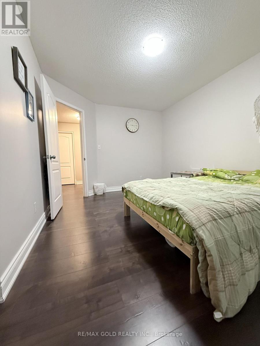 24 Junction Crescent, Brampton, Ontario  L7A 2G6 - Photo 12 - W13611152