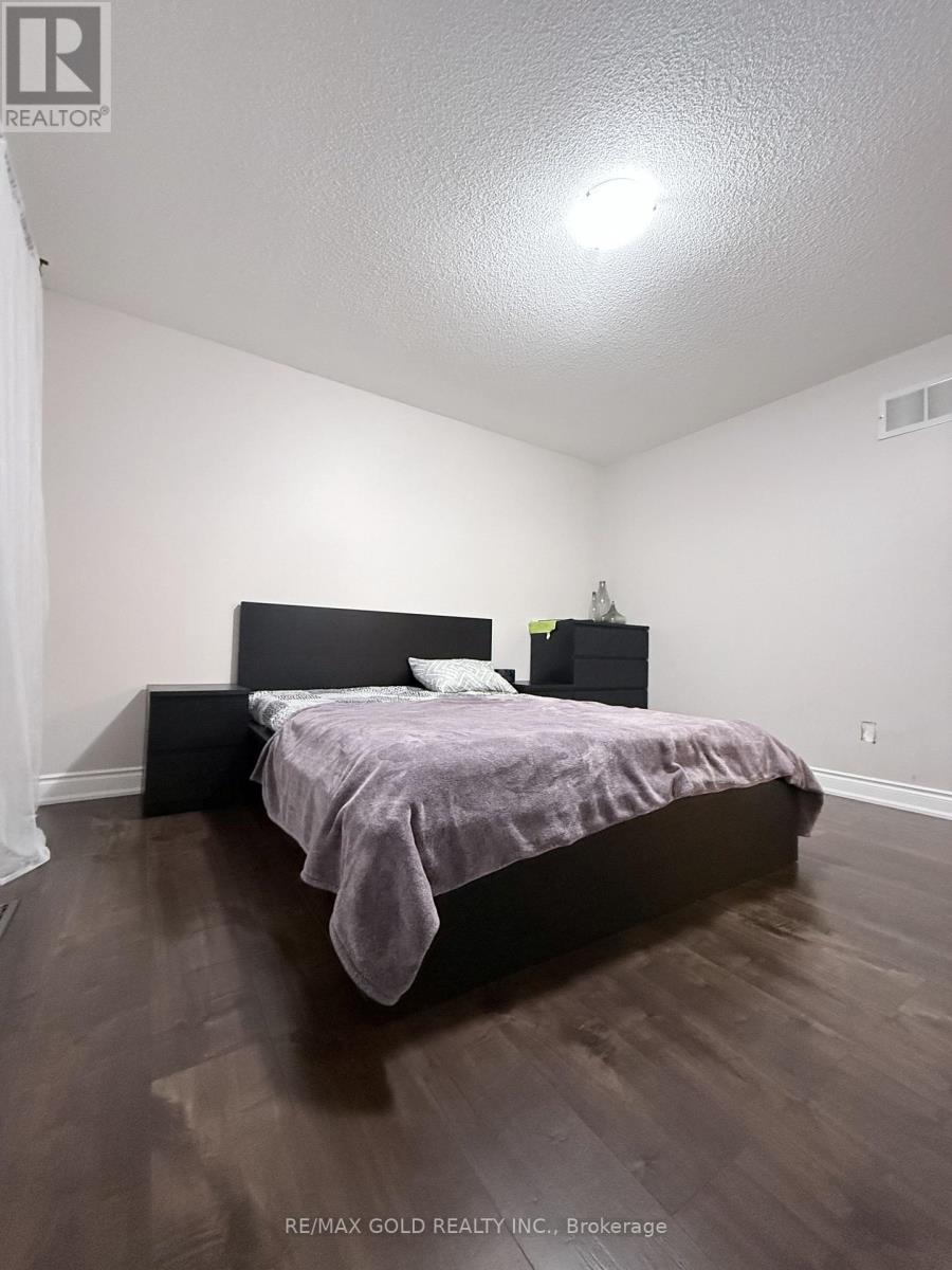 24 Junction Crescent, Brampton, Ontario  L7A 2G6 - Photo 13 - W13611152