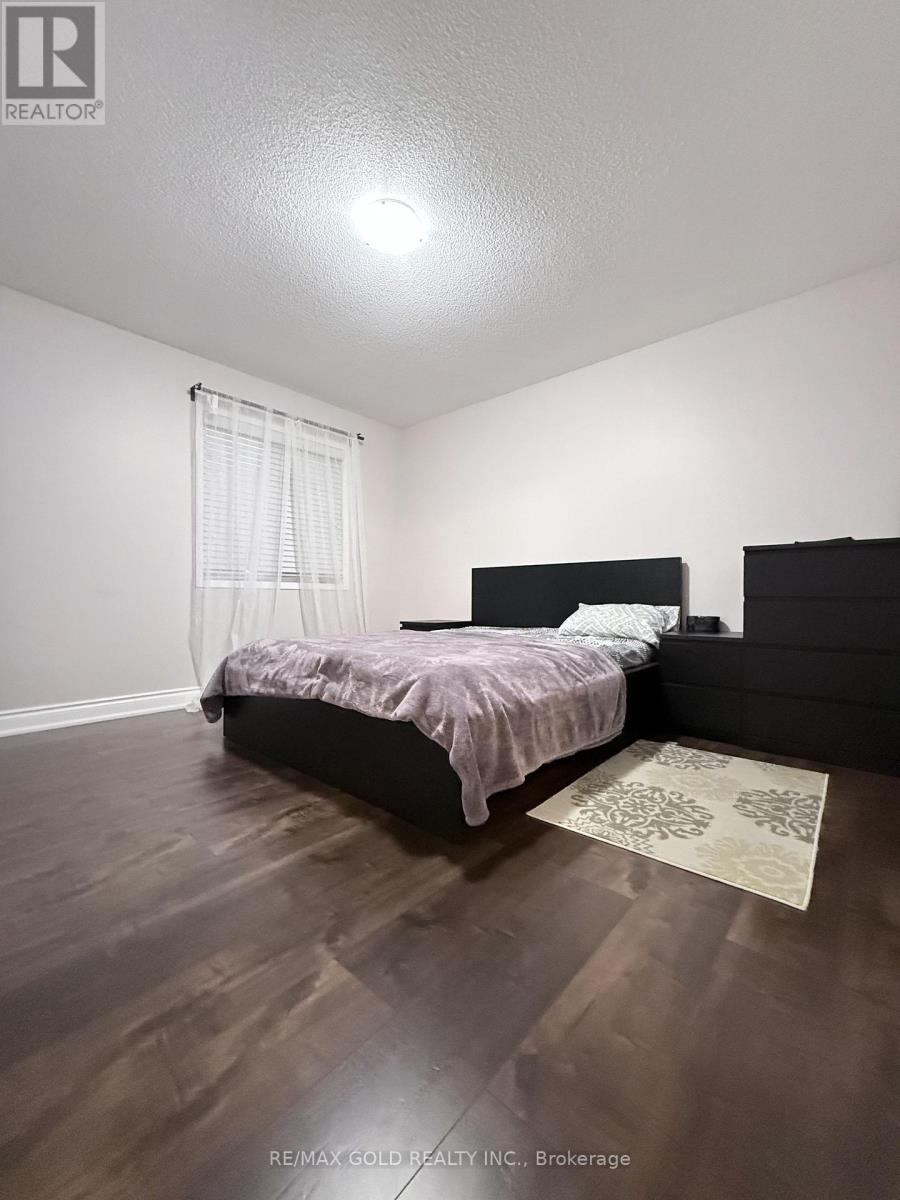 24 Junction Crescent, Brampton, Ontario  L7A 2G6 - Photo 15 - W13611152