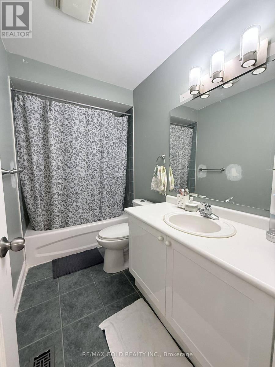 24 Junction Crescent, Brampton, Ontario  L7A 2G6 - Photo 17 - W13611152