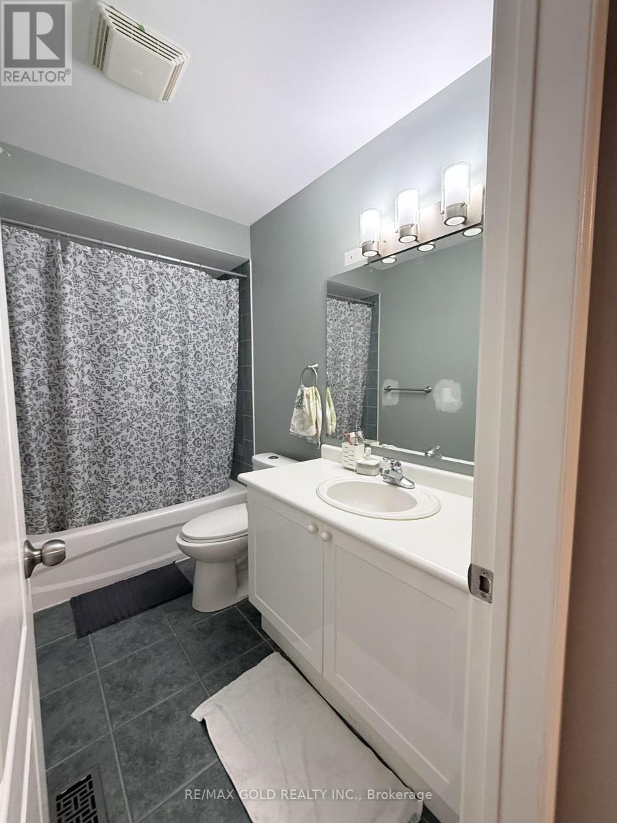 24 Junction Crescent, Brampton, Ontario  L7A 2G6 - Photo 18 - W13611152