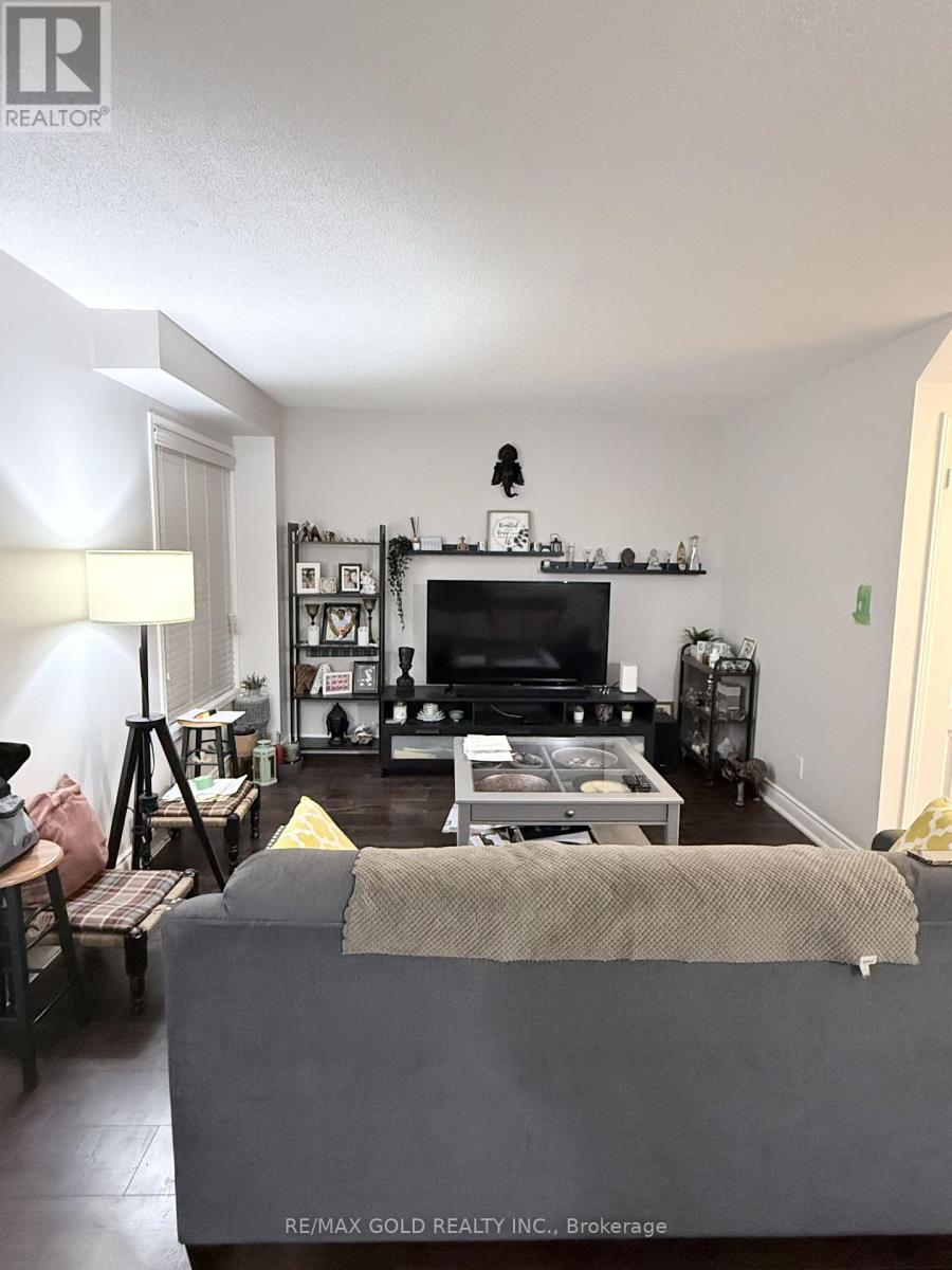 24 Junction Crescent, Brampton, Ontario  L7A 2G6 - Photo 7 - W13611152