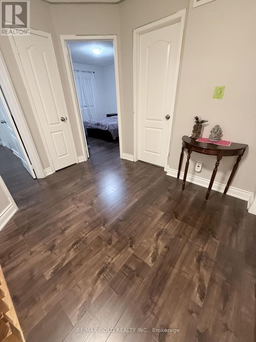 24 Junction Crescent, Brampton, Ontario  L7A 2G6 - Photo 9 - W13611152