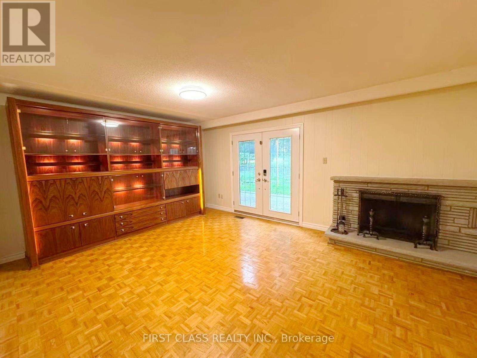 Lower Unit - 1353 Myron Drive, Mississauga, Ontario  L5E 2N5 - Photo 10 - W13611156