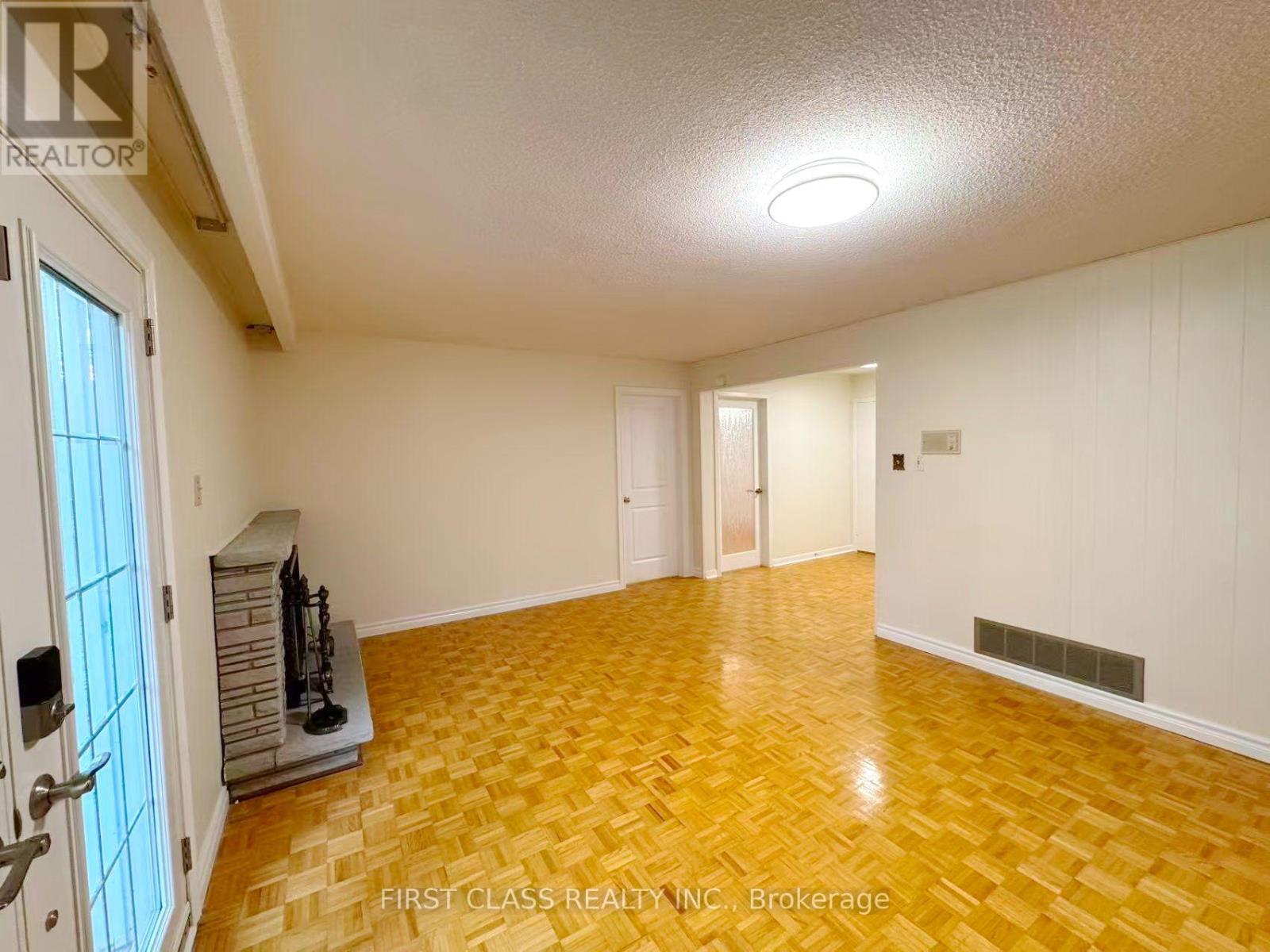 Lower Unit - 1353 Myron Drive, Mississauga, Ontario  L5E 2N5 - Photo 12 - W13611156
