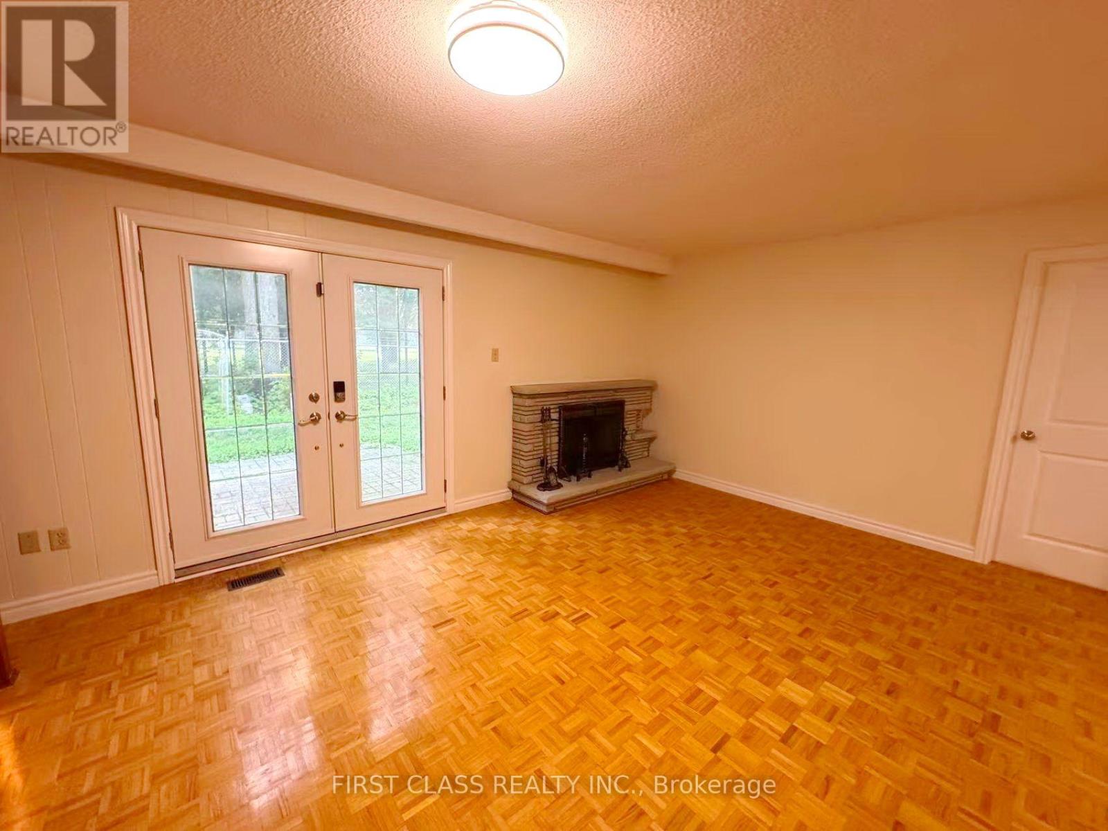 Lower Unit - 1353 Myron Drive, Mississauga, Ontario  L5E 2N5 - Photo 13 - W13611156