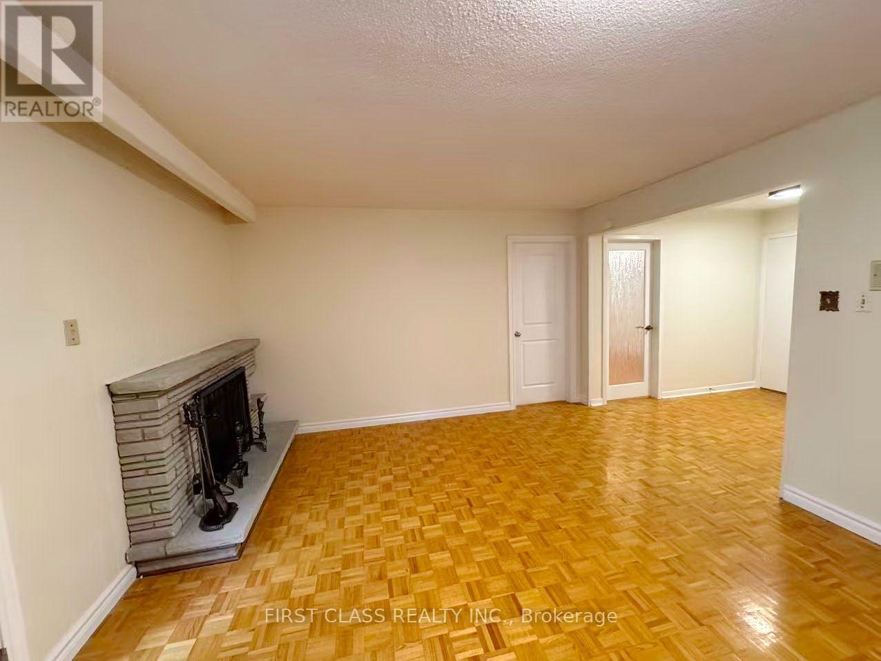 Lower Unit - 1353 Myron Drive, Mississauga, Ontario  L5E 2N5 - Photo 14 - W13611156