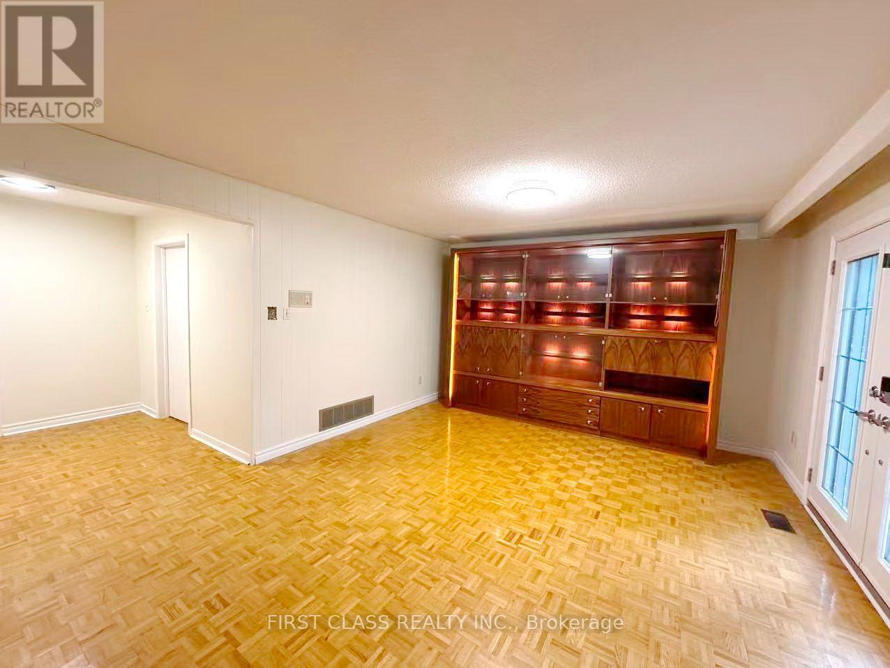Lower Unit - 1353 Myron Drive, Mississauga, Ontario  L5E 2N5 - Photo 16 - W13611156