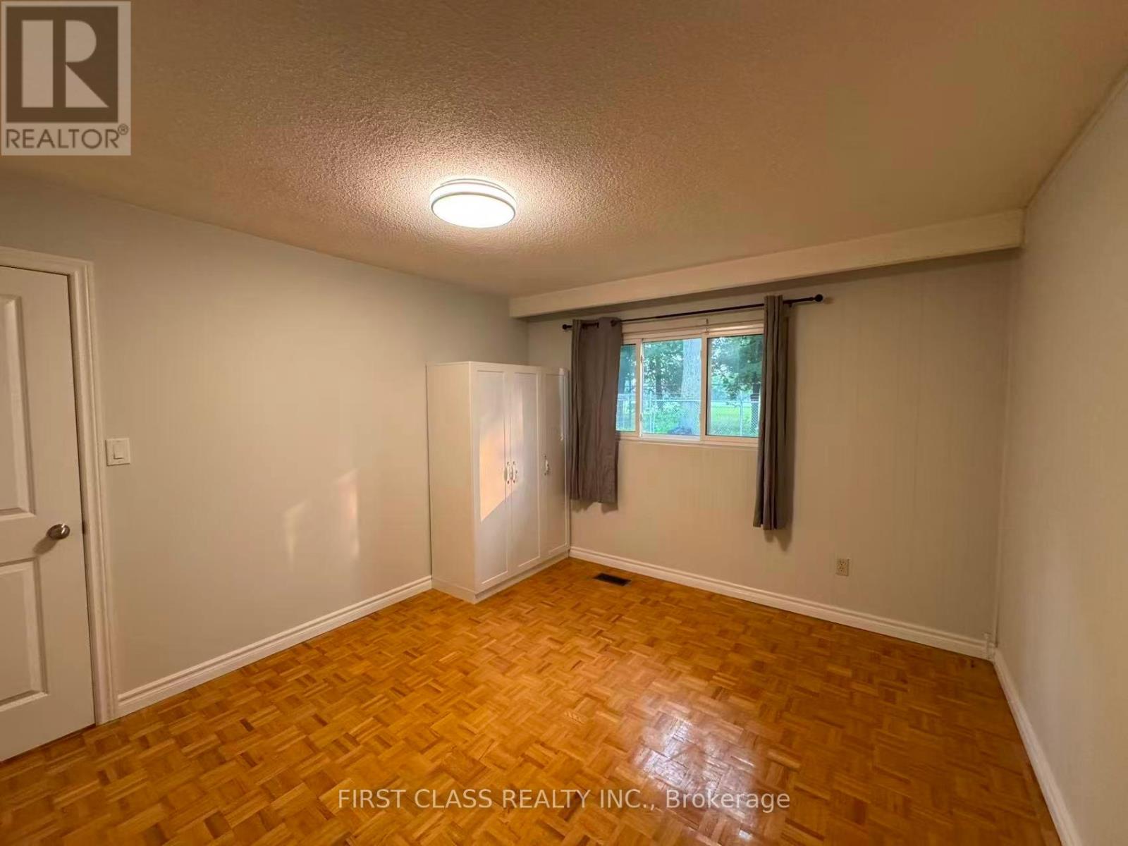 Lower Unit - 1353 Myron Drive, Mississauga, Ontario  L5E 2N5 - Photo 17 - W13611156