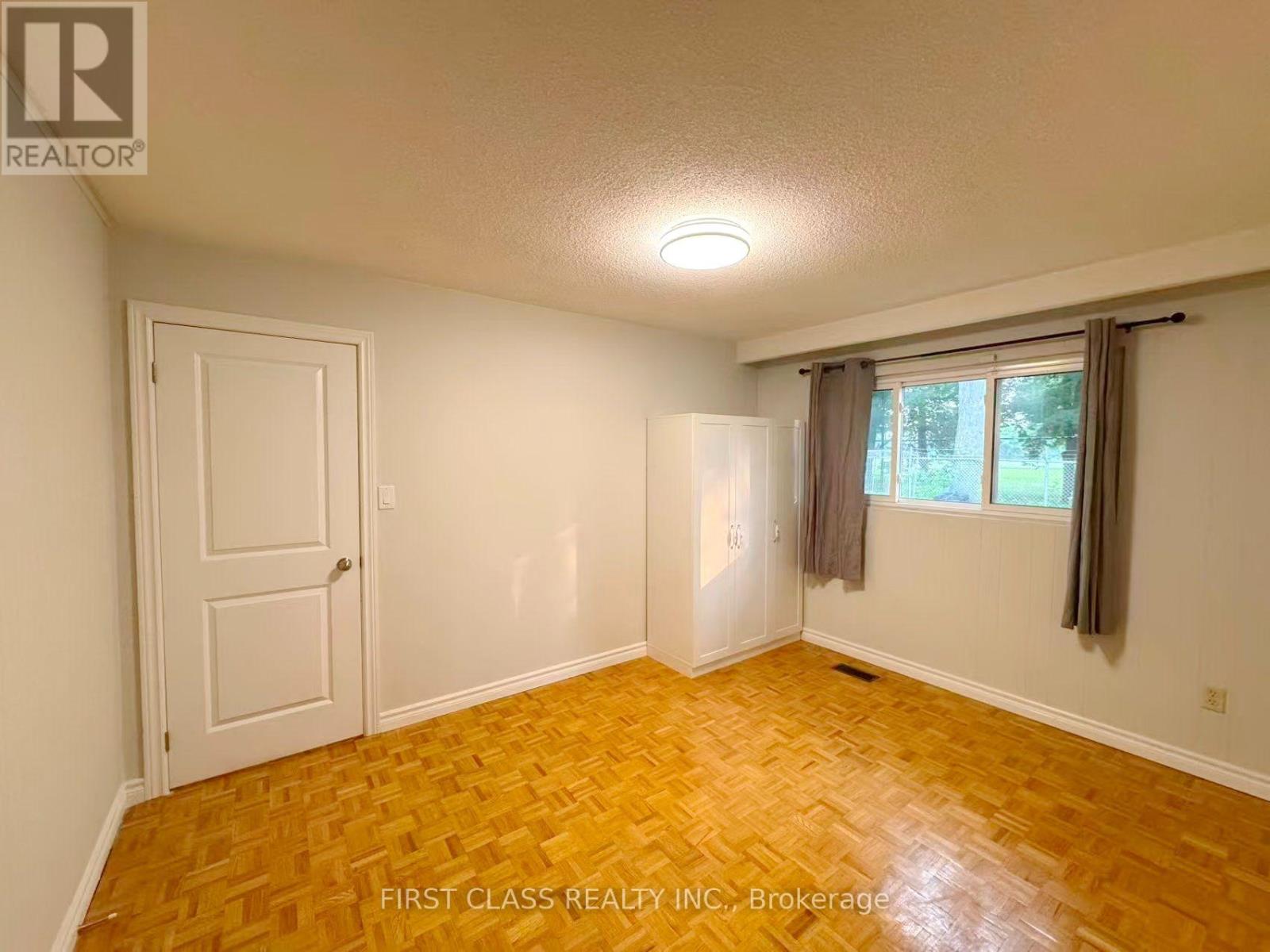 Lower Unit - 1353 Myron Drive, Mississauga, Ontario  L5E 2N5 - Photo 18 - W13611156