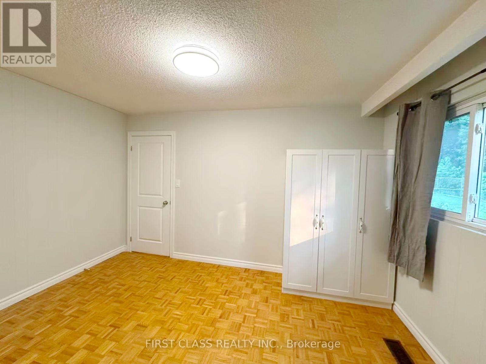 Lower Unit - 1353 Myron Drive, Mississauga, Ontario  L5E 2N5 - Photo 19 - W13611156