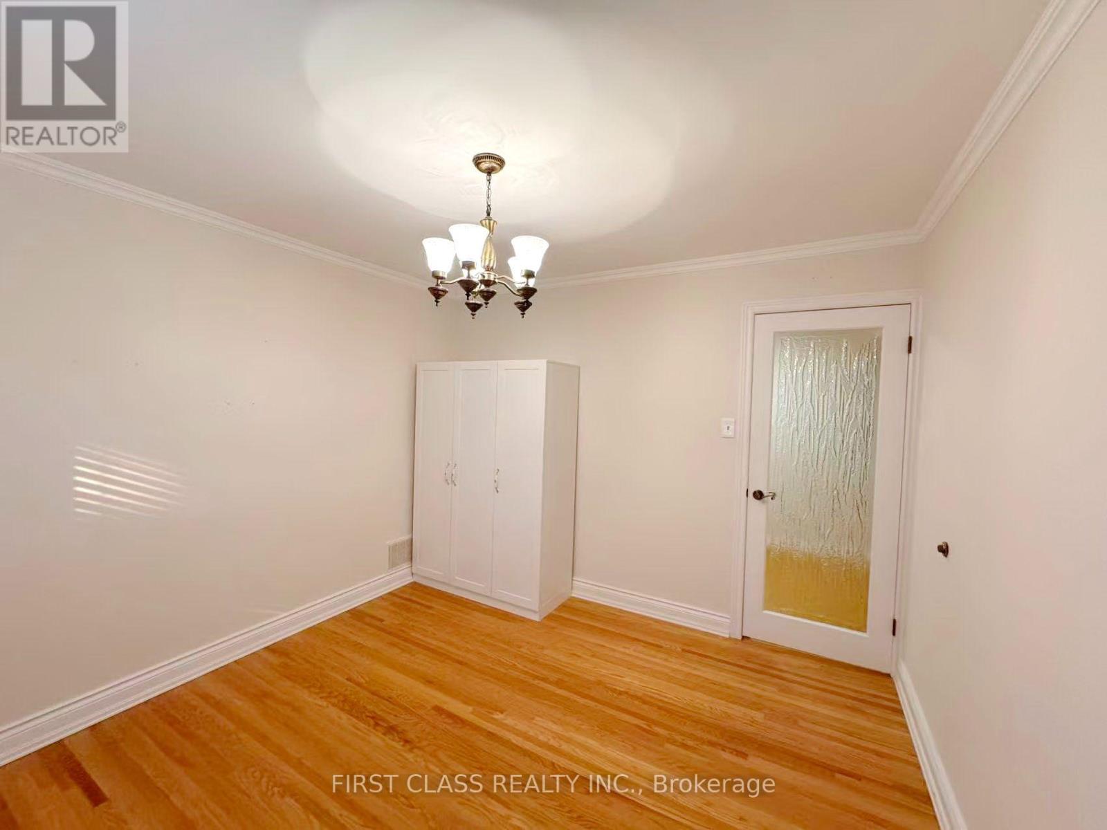 Lower Unit - 1353 Myron Drive, Mississauga, Ontario  L5E 2N5 - Photo 21 - W13611156