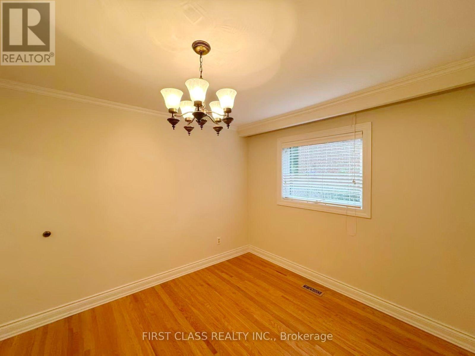 Lower Unit - 1353 Myron Drive, Mississauga, Ontario  L5E 2N5 - Photo 22 - W13611156