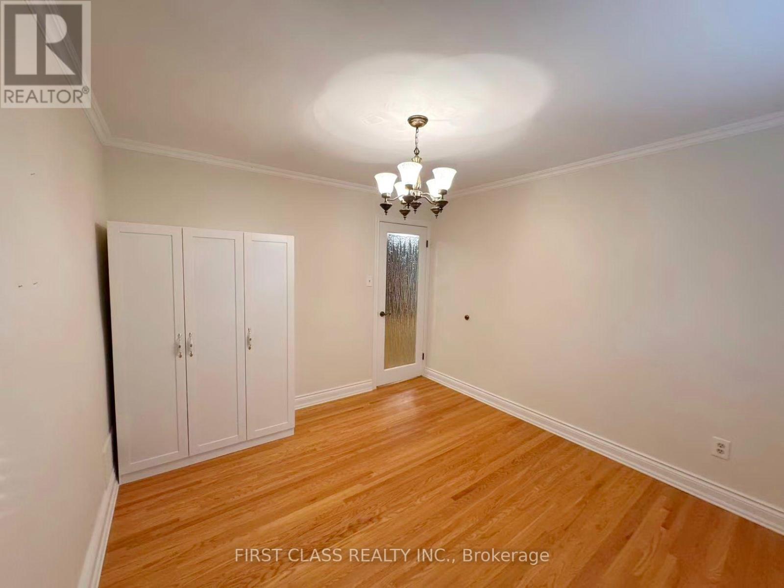 Lower Unit - 1353 Myron Drive, Mississauga, Ontario  L5E 2N5 - Photo 24 - W13611156