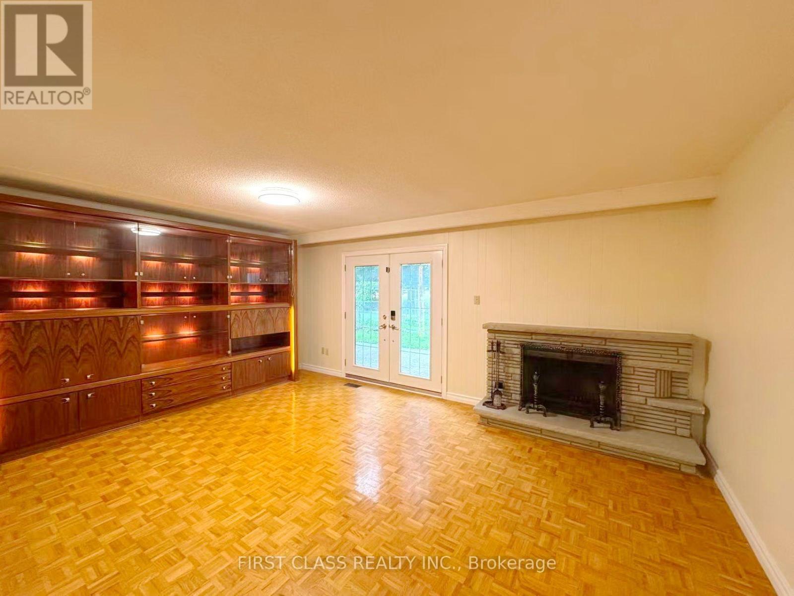 Lower Unit - 1353 Myron Drive, Mississauga, Ontario  L5E 2N5 - Photo 9 - W13611156