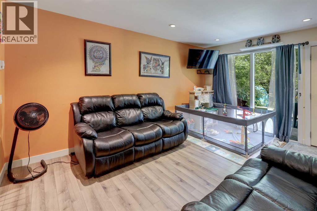 7622 34 Avenue Nw, Calgary, Alberta  T3B 1N6 - Photo 8 - A2328714