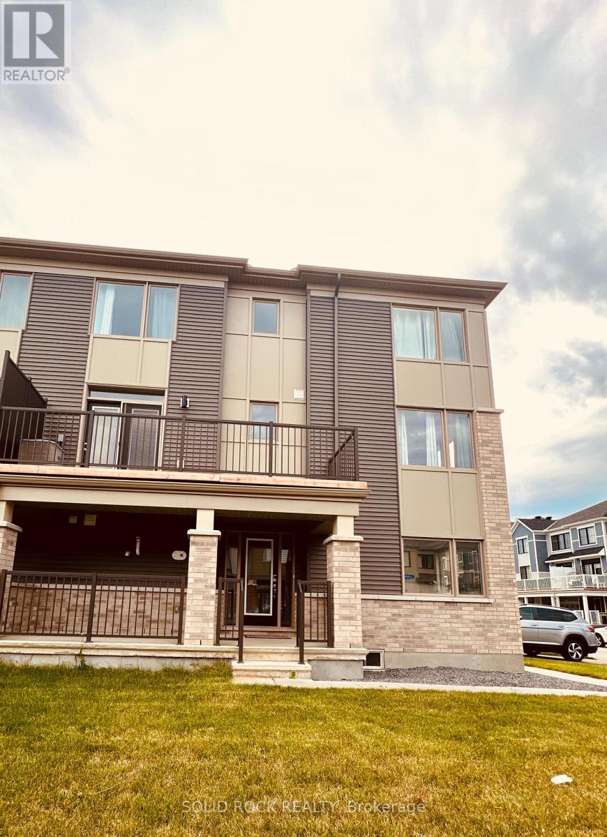 21 STITCH MEWS STREET, Ottawa, Ontario