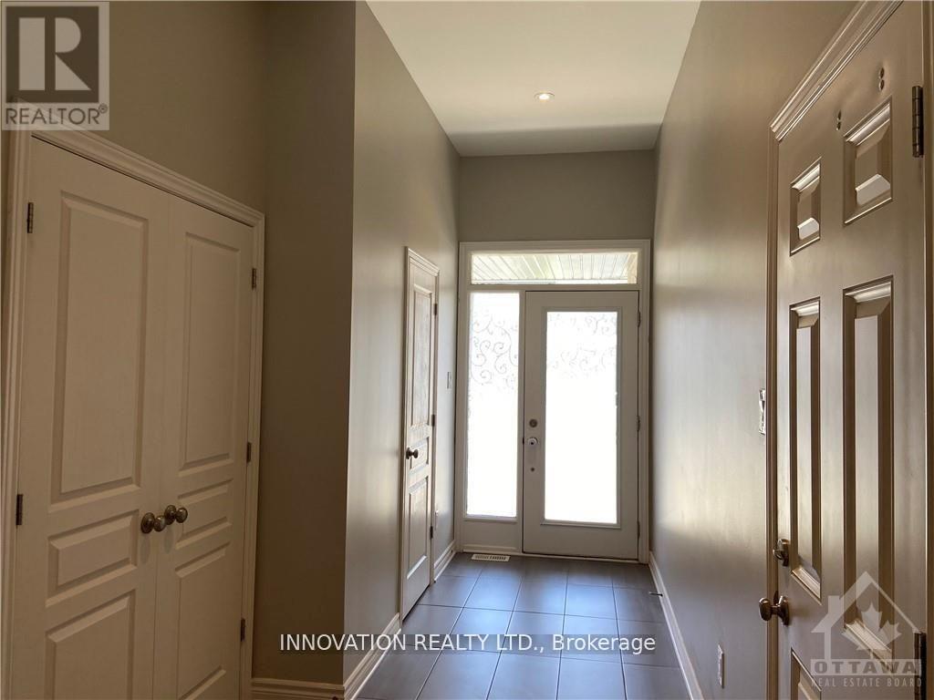 718 Guardian Grove, Ottawa, Ontario  K1X 0B2 - Photo 3 - X13611238