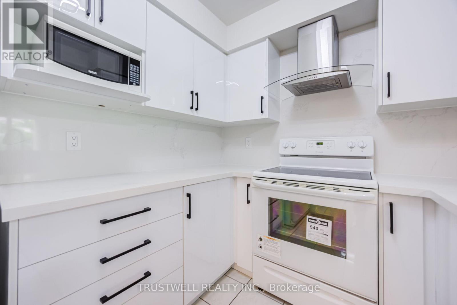 401 - 39 Pemberton Avenue, Toronto, Ontario  M2M 4L6 - Photo 9 - C13611222