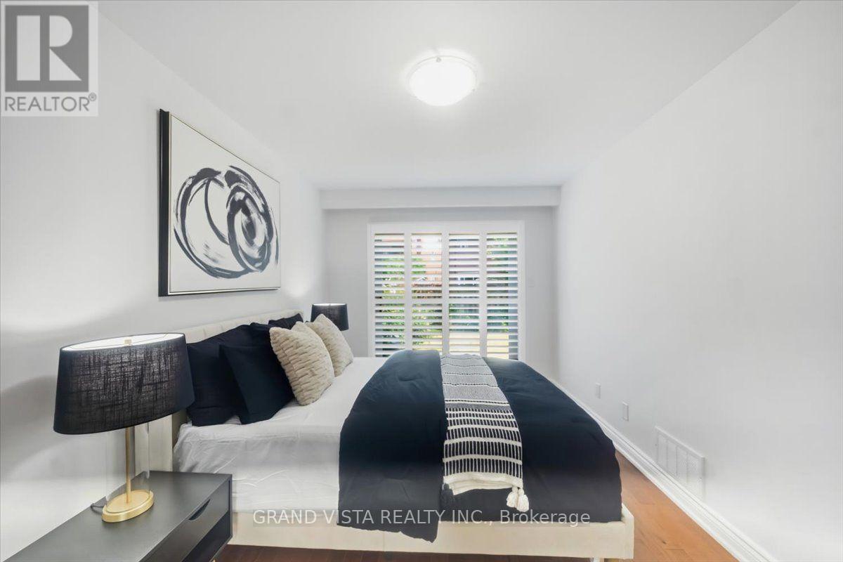 269 Timberbank Boulevard, Toronto, Ontario  M1W 2G9 - Photo 13 - E13611228