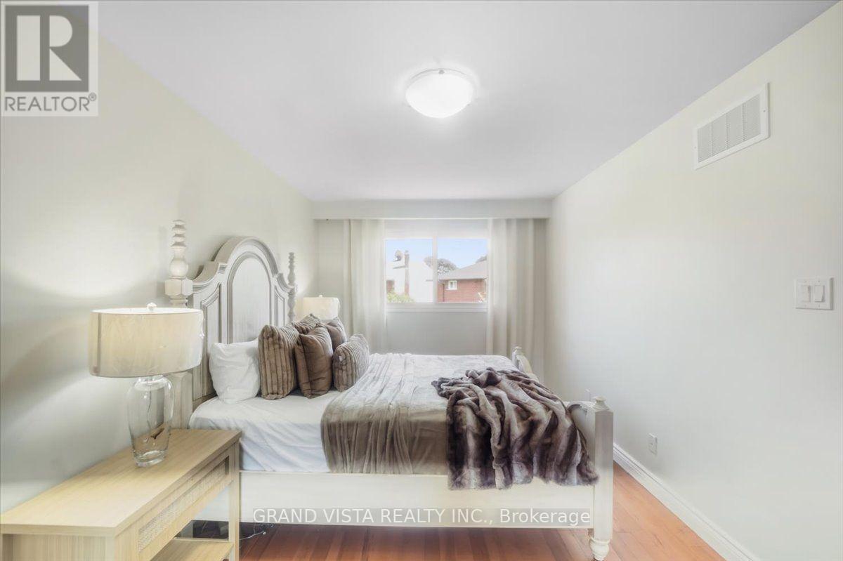 269 Timberbank Boulevard, Toronto, Ontario  M1W 2G9 - Photo 17 - E13611228