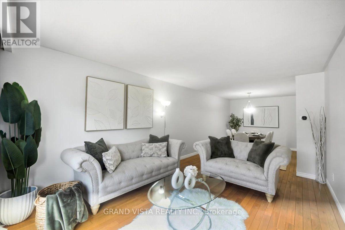 269 Timberbank Boulevard, Toronto, Ontario  M1W 2G9 - Photo 7 - E13611228