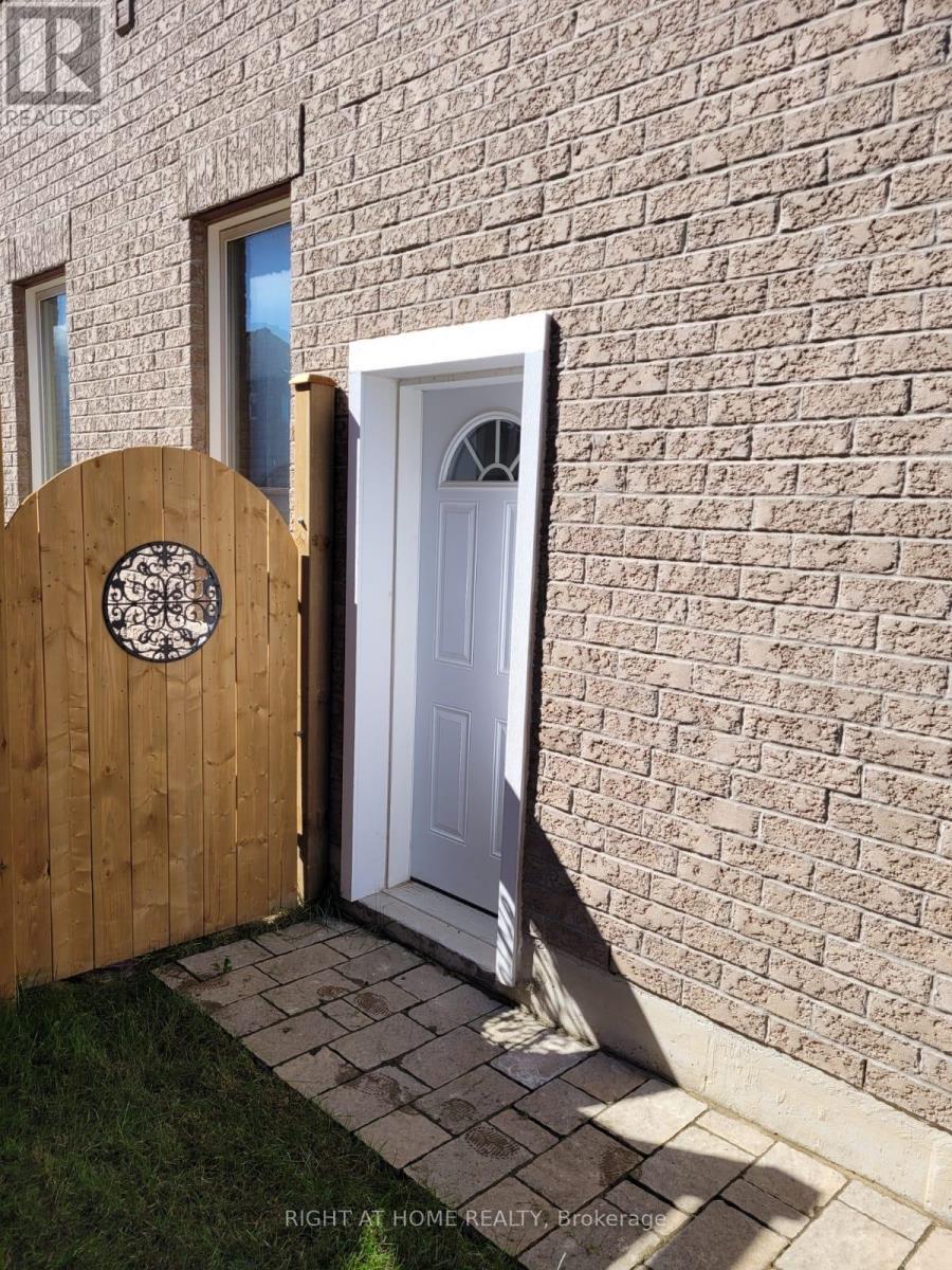 110 Thatcher Crescent, East Gwillimbury, Ontario  L9N 0B9 - Photo 2 - N13611210
