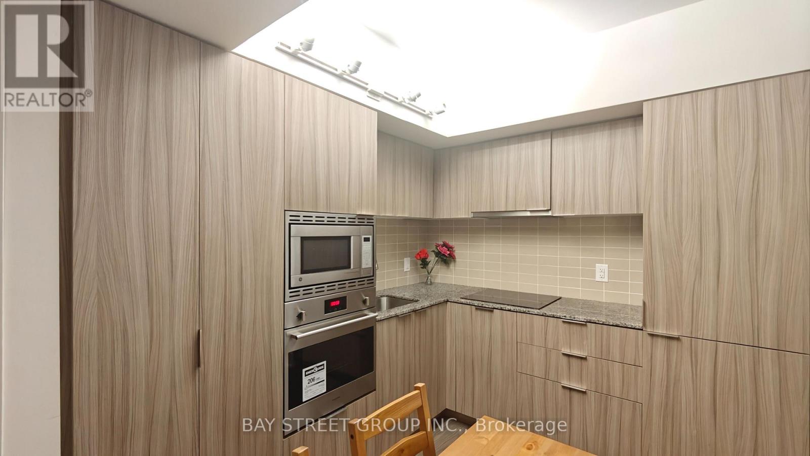 614 - 955 Bay Street, Toronto, Ontario  M5S 0C6 - Photo 4 - C13611262