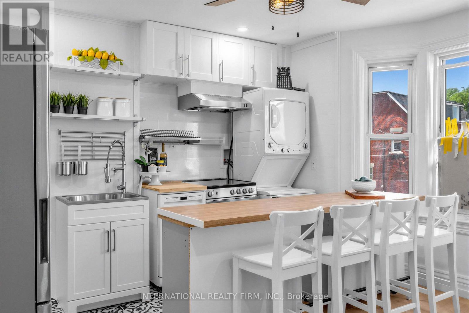 Upper - 793 Dufferin Street, Toronto, Ontario  M6H 3K8 - Photo 14 - C13611270