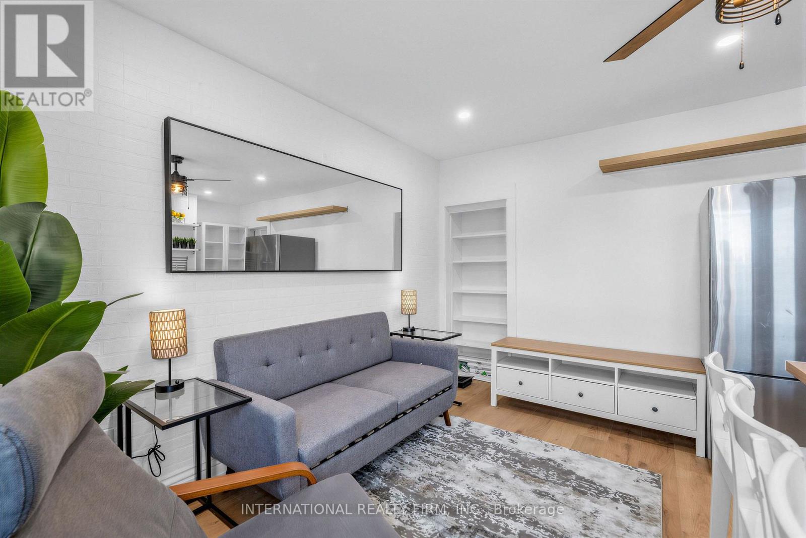 Upper - 793 Dufferin Street, Toronto, Ontario  M6H 3K8 - Photo 16 - C13611270