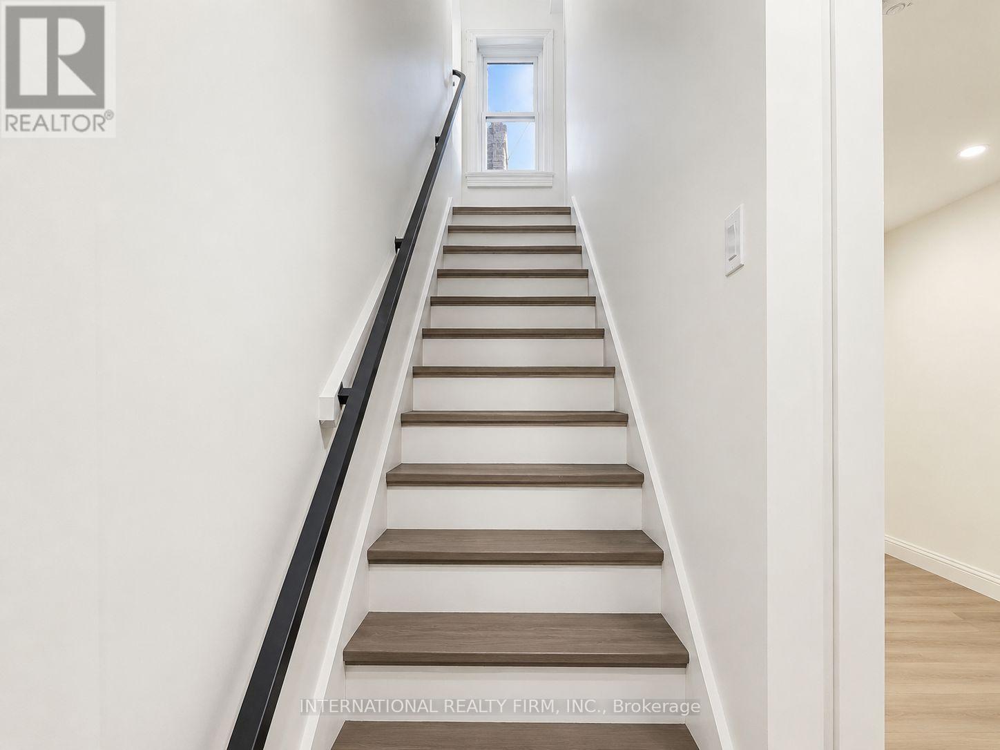 Upper - 793 Dufferin Street, Toronto, Ontario  M6H 3K8 - Photo 17 - C13611270