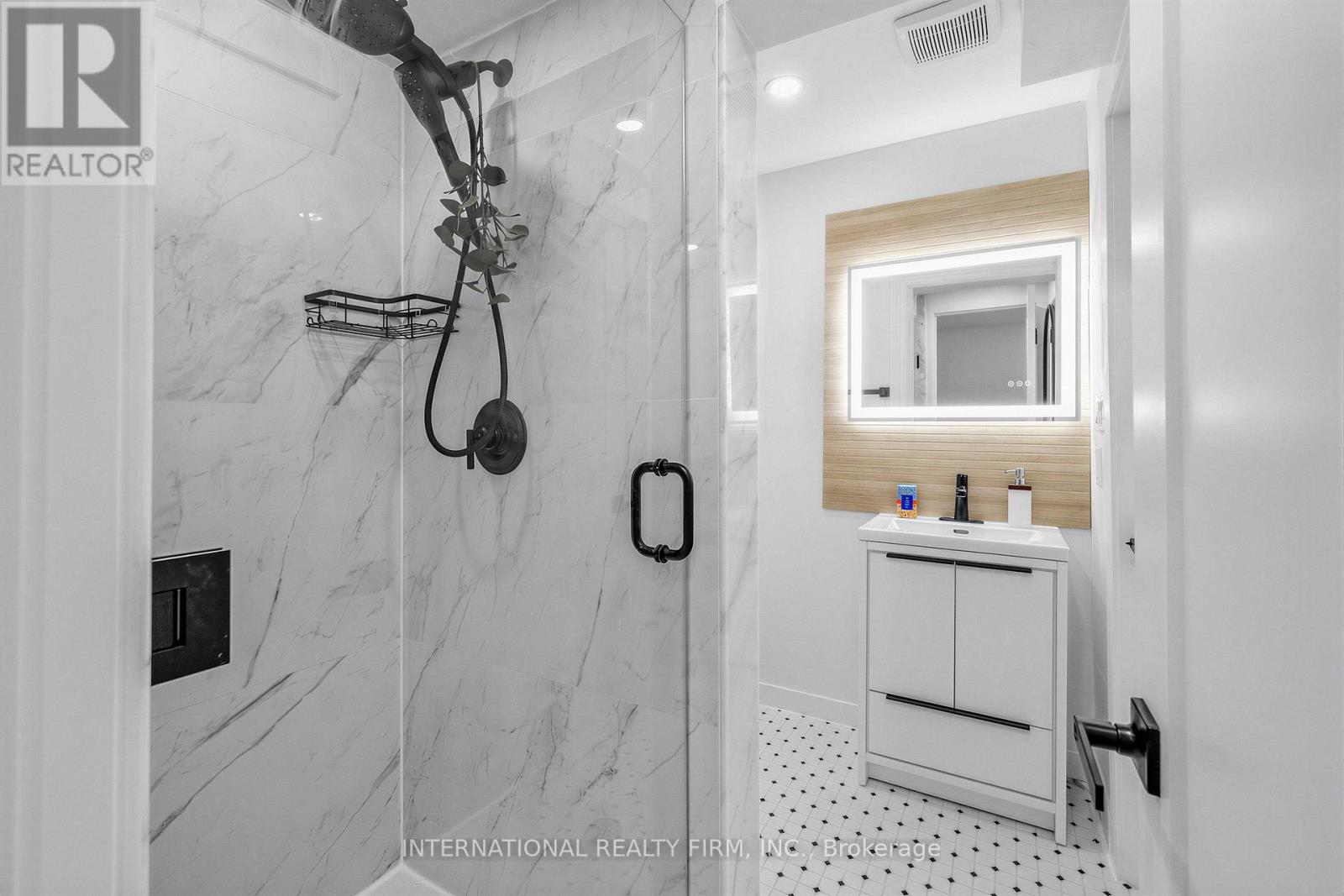 Upper - 793 Dufferin Street, Toronto, Ontario  M6H 3K8 - Photo 22 - C13611270