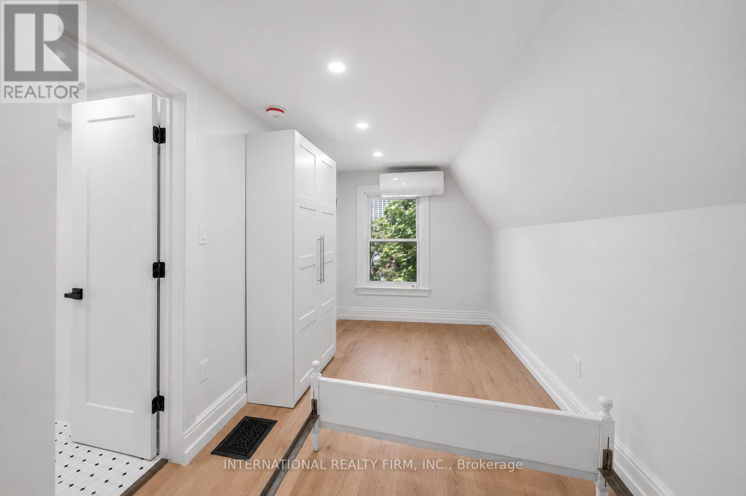 Upper - 793 Dufferin Street, Toronto, Ontario  M6H 3K8 - Photo 23 - C13611270