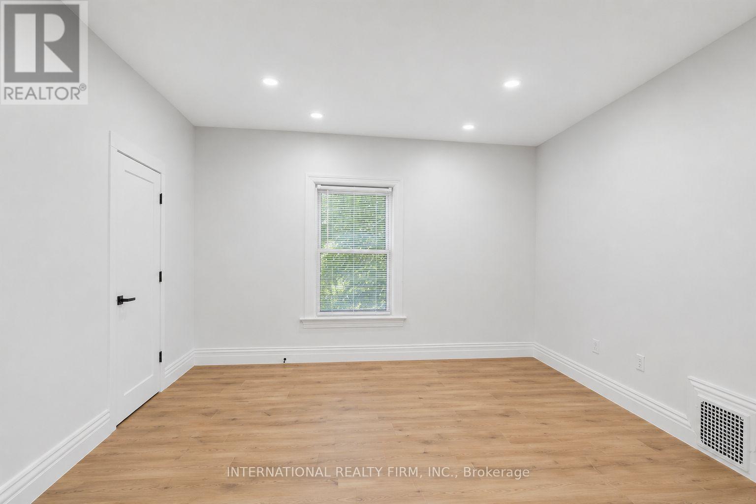 Upper - 793 Dufferin Street, Toronto, Ontario  M6H 3K8 - Photo 6 - C13611270