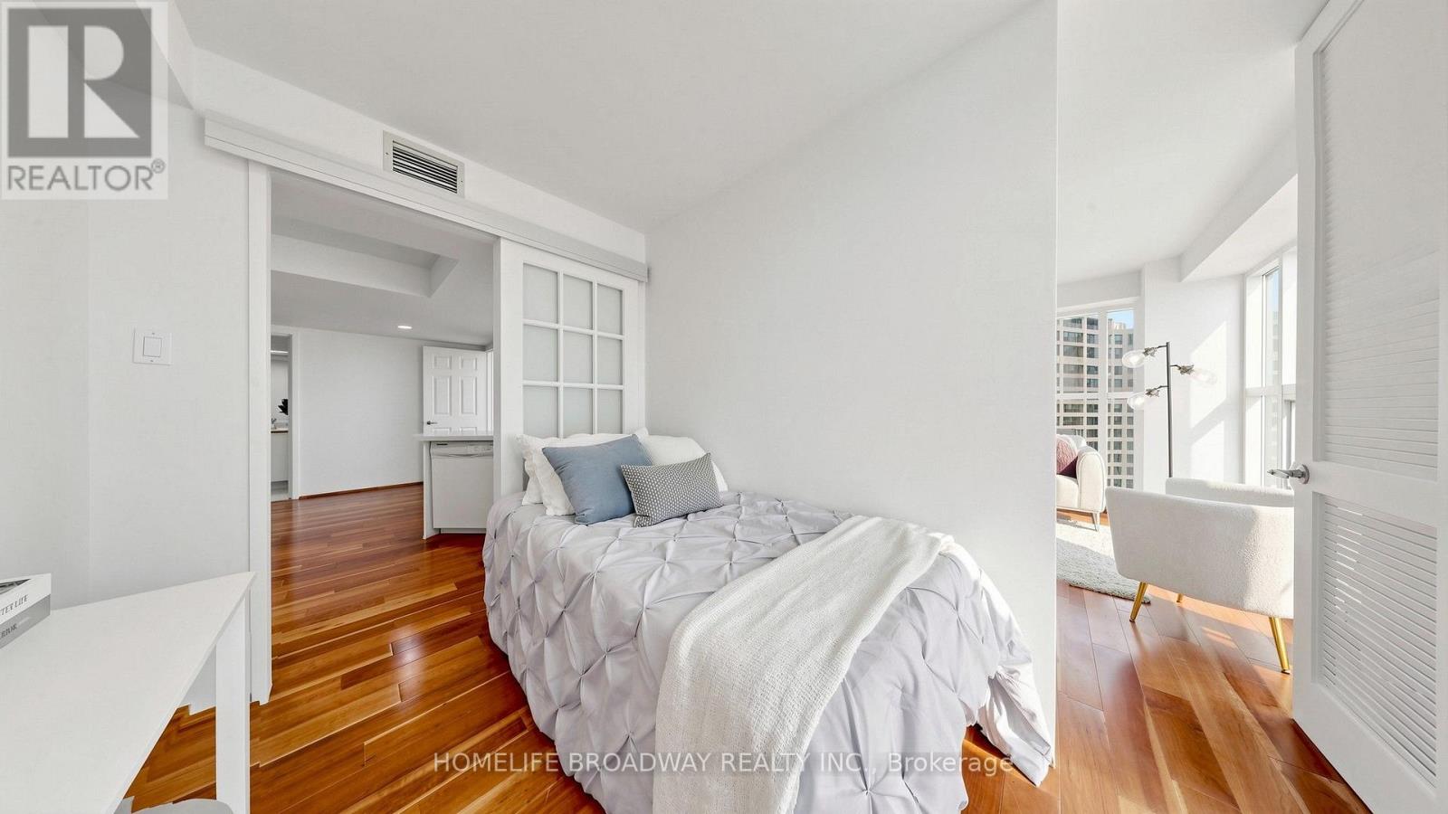 3507 - 77 Harbour Square, Toronto, Ontario  M5J 2S2 - Photo 25 - C13611280