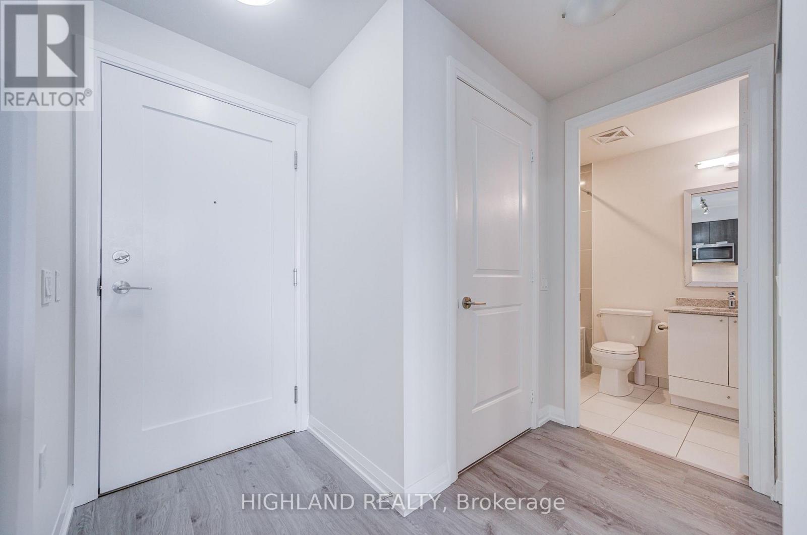 2716 - 35 Watergarden Drive, Mississauga, Ontario  L5R 0G8 - Photo 4 - W13611250
