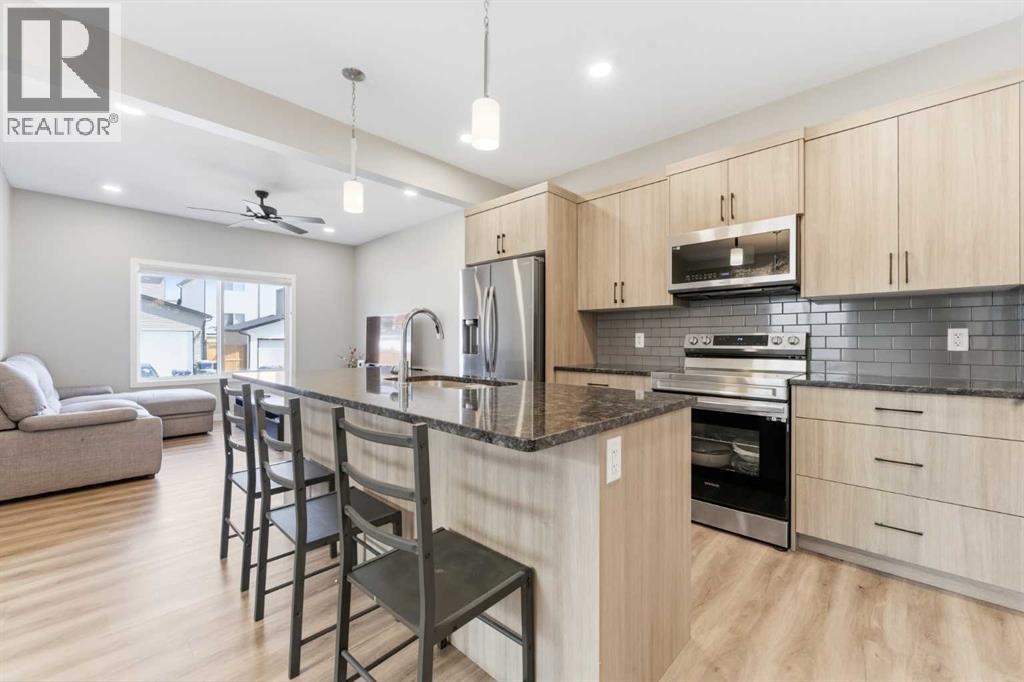 132 Highview Gate SE, Airdrie, Alberta  T4A 3L6 - Photo 11 - A2306655