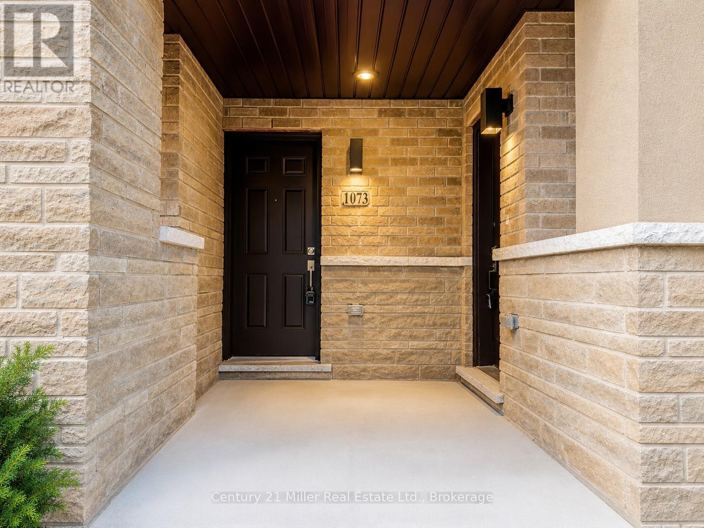 1073 Wheat Boom Drive, Oakville, Ontario  L6H 7H5 - Photo 3 - W13525000