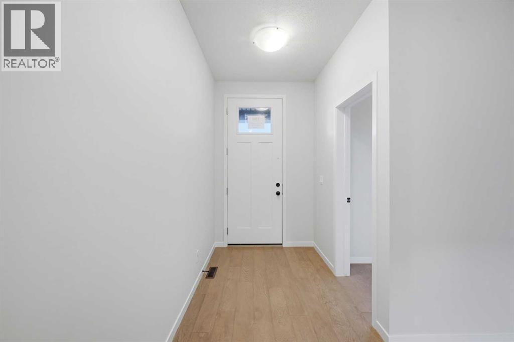 156 Seton Villas Se, Calgary, Alberta  T3M 3L9 - Photo 2 - A2332755
