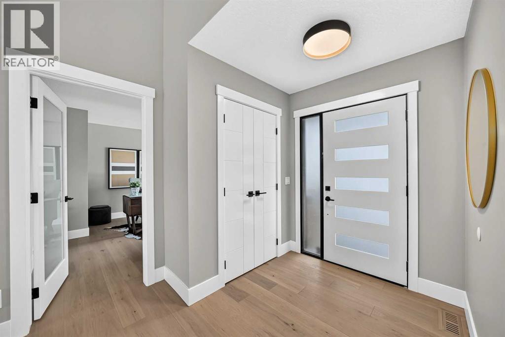 105 40 Avenue Sw, Calgary, Alberta  T2S 0x2 - Photo 4 - A2324634