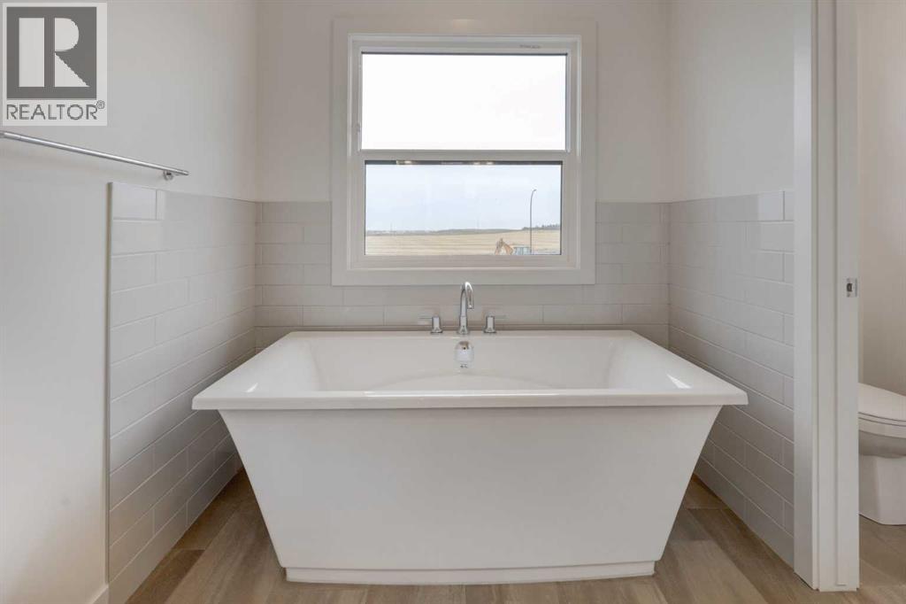 1333 South Point Parade SW, Airdrie, Alberta  T4B 5P3 - Photo 16 - A2309772