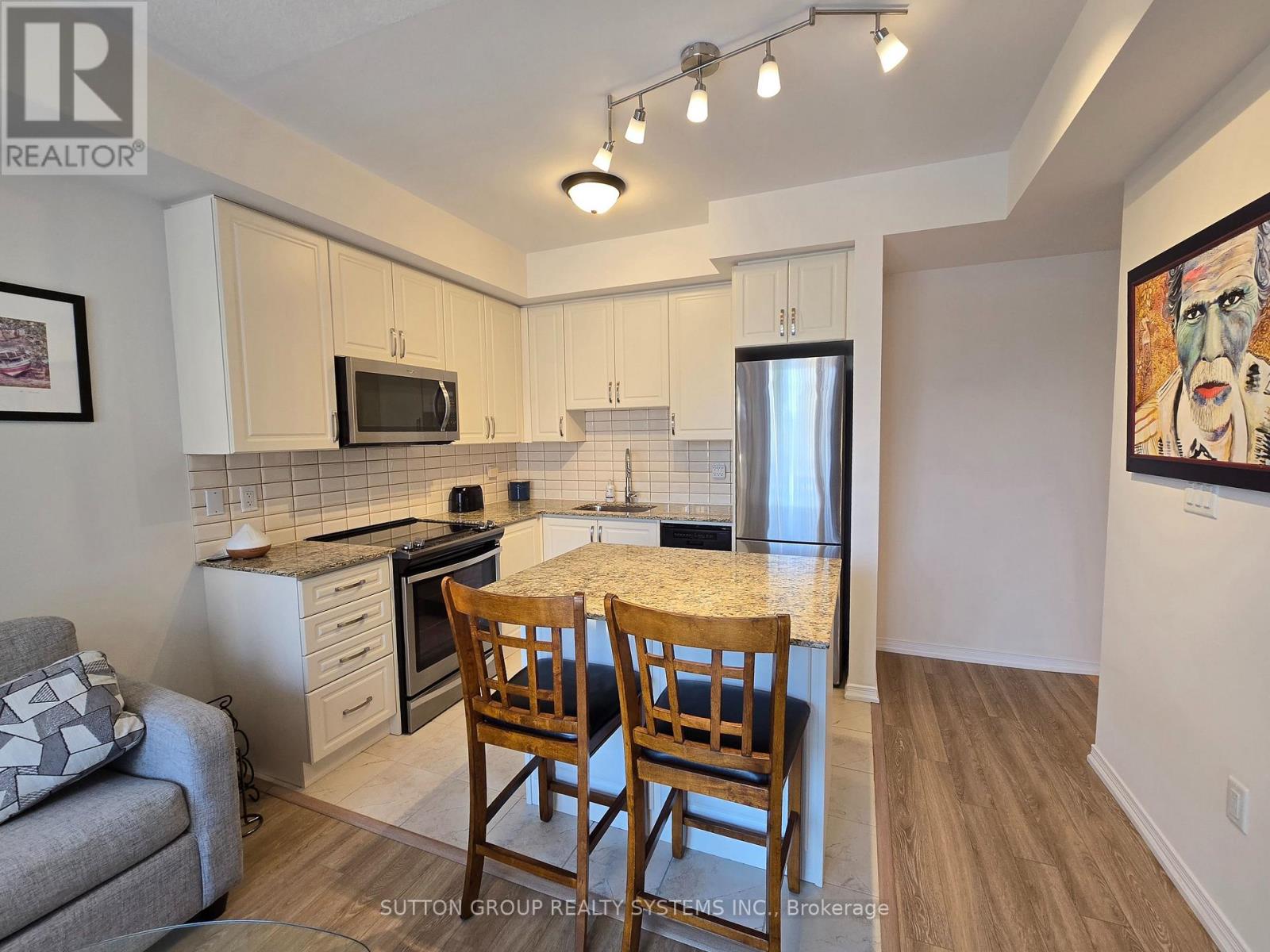 126 - 34 FIELDWAY ROAD, Toronto, Ontario