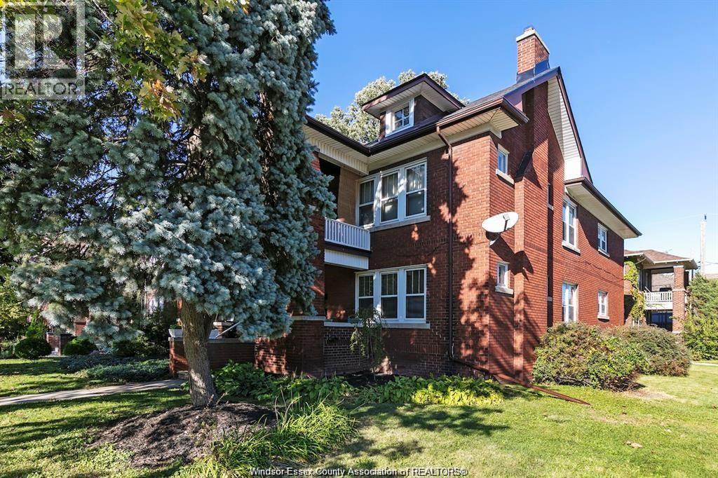 1596 Victoria, windsor, Ontario