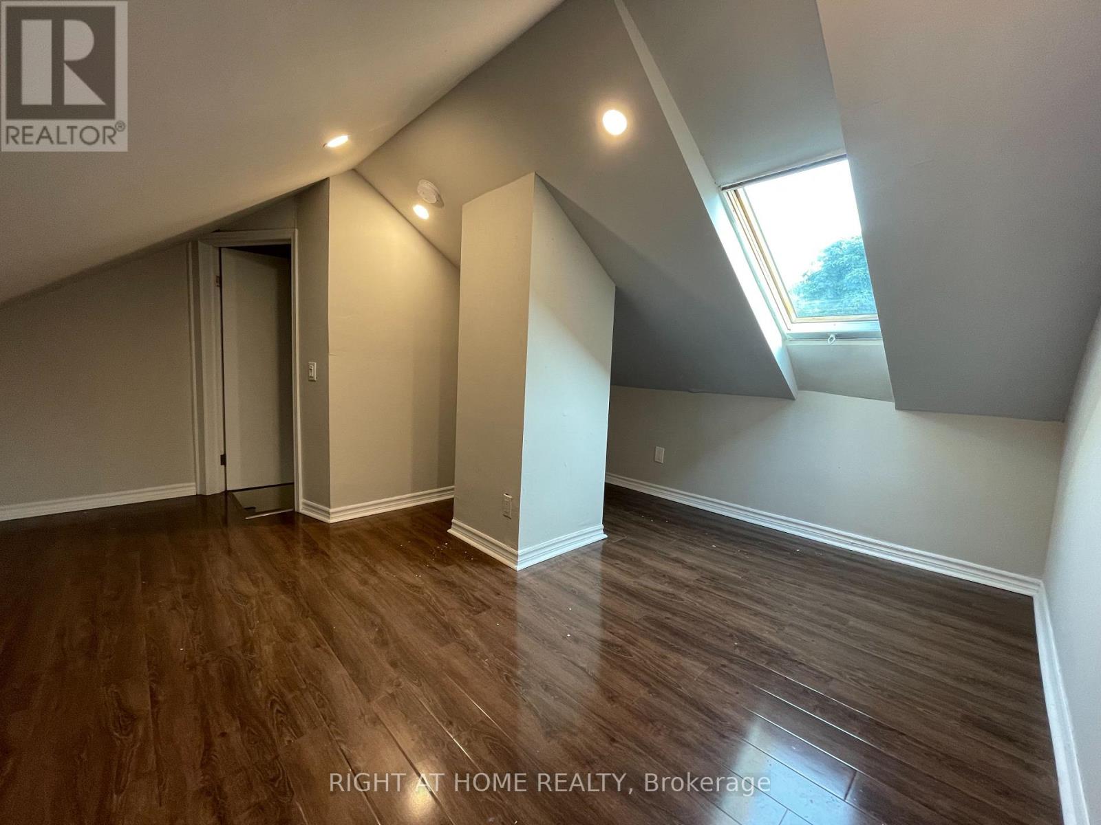 2 - 71 Cecil Street, Toronto, Ontario  M5T 1N5 - Photo 4 - C13611304