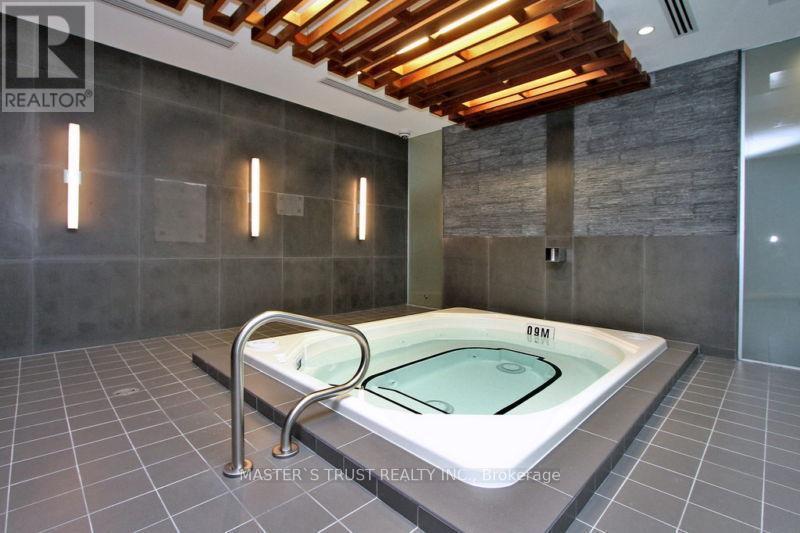 1004 - 300 Front Street W, Toronto, Ontario  M5V 0E9 - Photo 12 - C13611336